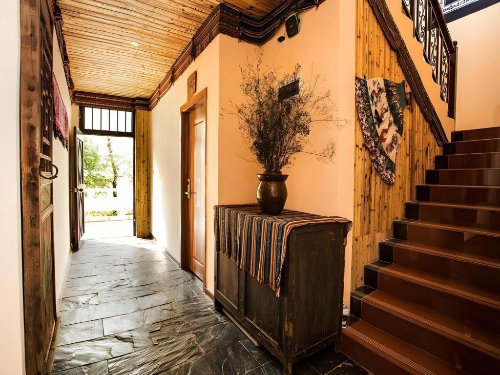 Guilin Lotus Hotel Exterior photo